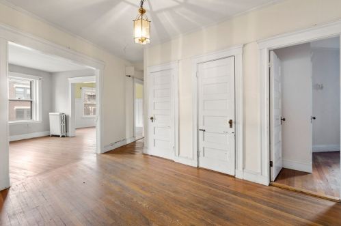 65 Pleasant St, Brookline MA 02446-3723 exterior