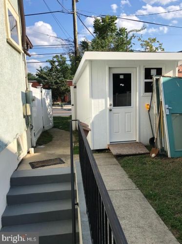 7206 Carroll Ave, Silver Spring MD 20912-4642 exterior