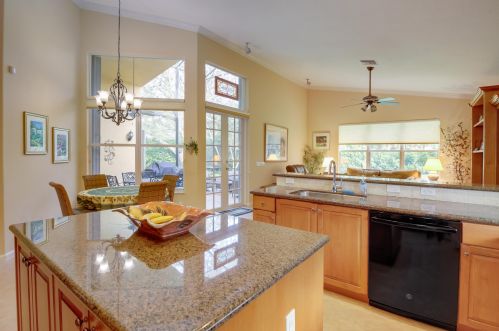 6904 Molakai Cir, Boynton Beach FL 33437-7030 exterior