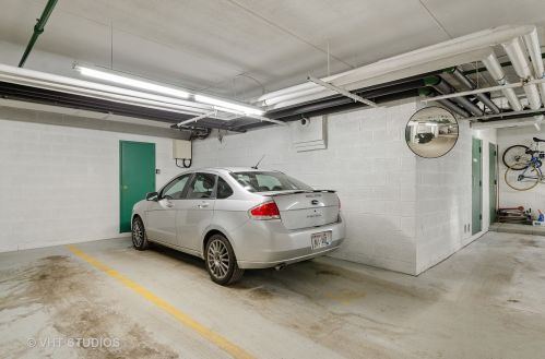 5225 Riversedge Ter, Chicago IL  60630-1799 exterior