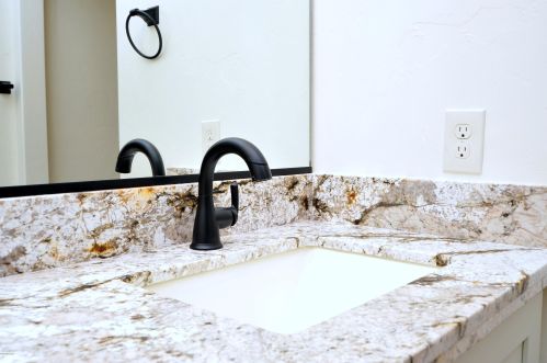 5233 Bellevue St, Tucson AZ 85712-5158 exterior