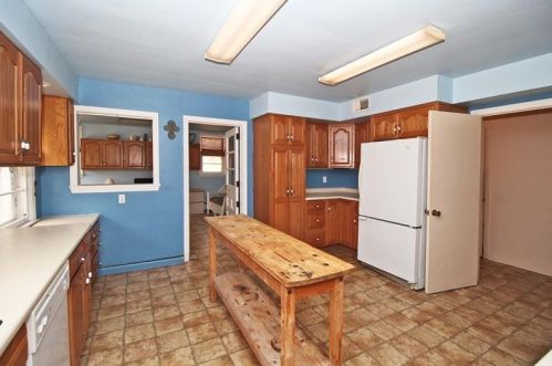 1007 Delafield Rd, Pittsburgh PA 15215-3204 exterior