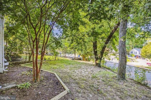 5823 Monticello Rd, Alexandria VA 22303-1302 exterior