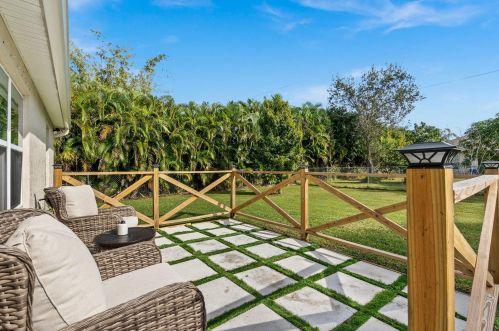 307 Camrose St, Fort Pierce FL  34983-1529 exterior