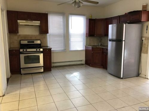 935 28th St, Paterson NJ  07513-1328 exterior