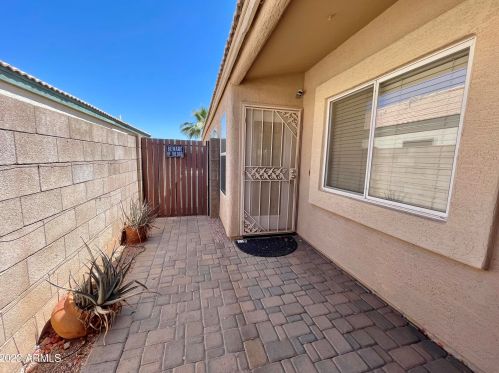 4747 Desert Wind Dr, Phoenix AZ  85044-6212 exterior