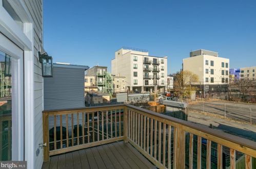 731 18th St, Washington DC  20002-7209 exterior