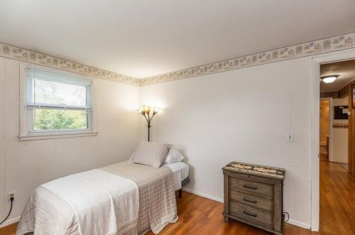 228 Grandview Ave, Woonsocket RI 02895-2752 exterior