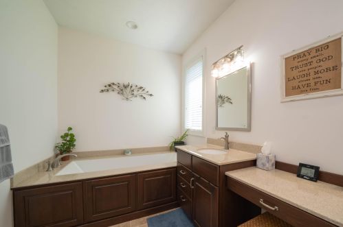 3900 Oakharbor St, Kalamazoo MI 49009-6185 exterior