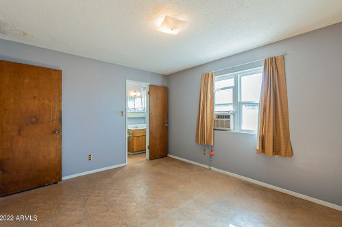 1221 Cinnabar Ave, Phoenix AZ 85020-1816 exterior