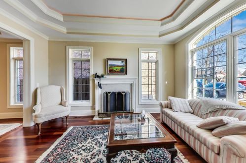 642 Euclid Ave, Elmhurst IL 60126-4338 exterior