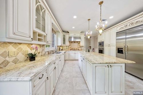 32 Lenox Ave, Demarest NJ 07627-2112 exterior