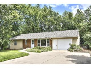 4050 Victoria St, Saint Paul MN  55126-2201 exterior