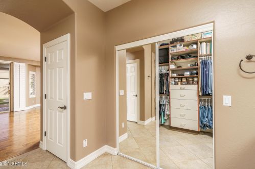 27417 60 Ln, Phoenix AZ 85035-4824 exterior