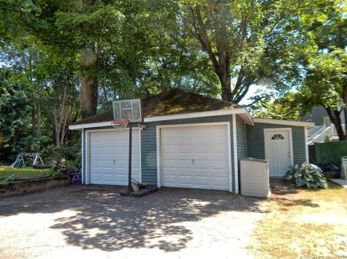 62 Pearl St, Seymour CT 06483-3709 exterior