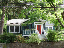 346 Winchester St, Newton, MA 02461-2051