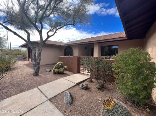4421 Camino Gacela, Tucson AZ  85718-6807 exterior