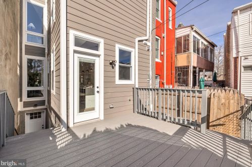 304 T St, Washington DC 20001-1842 exterior