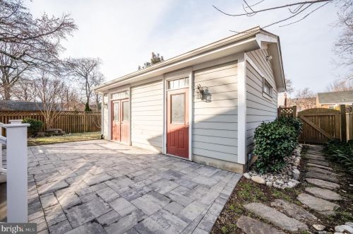 104 Monroe Ave, Alexandria VA 22301-1922 exterior