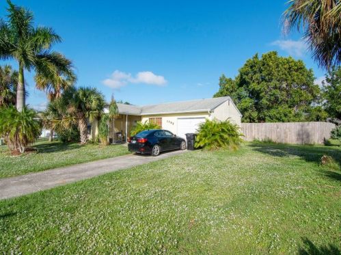 1795 Elkhart Ter, Fort Pierce FL  34952-4234 exterior