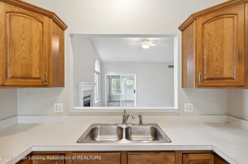 2968 Marfitt Rd, East Lansing MI 48823-6355 exterior