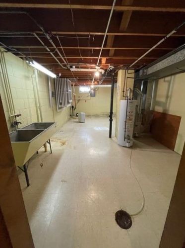 937 91, Milwaukee WI 53225-2726 exterior