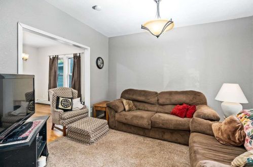 522 11th Ave, Duluth, MN 55806-2304