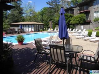 204 Green, Birmingham AL  35243-1867 exterior