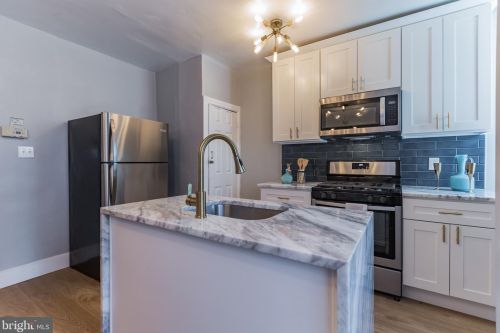 5006 Franklin St, Philadelphia PA 19122-1322 exterior