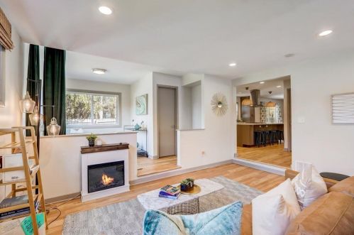 9200 Ironwood Ln, Milwaukee WI  53217-1211 exterior