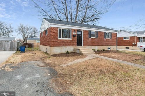 4613 Creek Shore Dr, Rockville MD 20852-2410 exterior