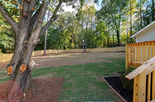 2061 Marbut Forest Dr, Lithonia GA  30058-7827 exterior