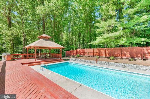 1070 Carson Dr, Huntingtown MD 20639-9507 exterior