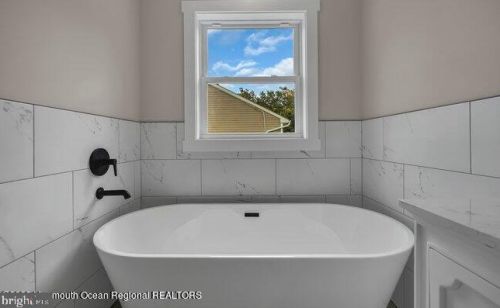 431 Virginia Ave, Berkeley Township NJ 08721-2811 exterior