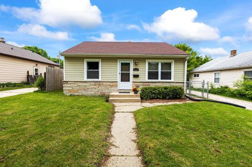 3754 Denton Ave, Milwaukee, WI 53235-5904