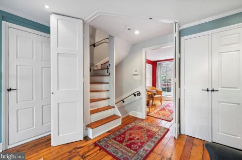 330 Camac St, Philadelphia PA 19107-5926 exterior