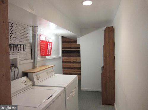 405 Fairmount Ave, Philadelphia PA 19123-2809 exterior