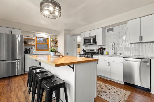 730 53rd St, Milwaukee WI  53208-3019 exterior