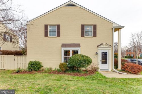 2406 Dearing St, Alexandria VA 22302-1806 exterior