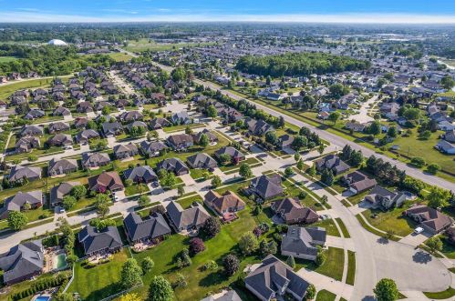 21855 Town Gate Dr, Macomb Township MI 48044-3791 exterior