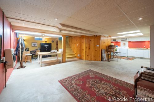 912 Westend Ave, Grand Rapids MI 49504-3847 exterior