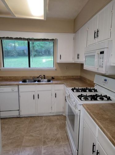 6800 Timberclair Ct, Lithonia GA  30058-6057 exterior