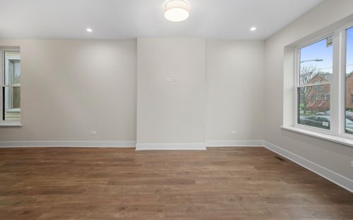 7147 University Ave, Chicago IL 60619-1326 exterior