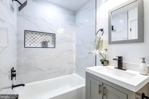 759 18th St, Washington DC 20009-1813 exterior