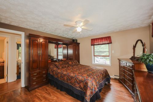 247 Elm St, Concord NH 03303-3322 exterior