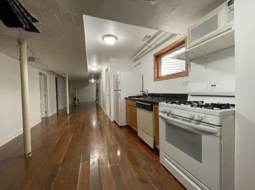 220 Hoyne Ave, Chicago IL 60643-4004 exterior