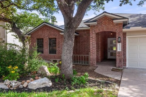 5712 Fitchwood Ln, Austin TX  78749-3546 exterior