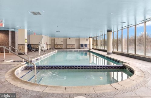 425 Carson Ter, Huntingdon Valley PA  19006-4720 exterior