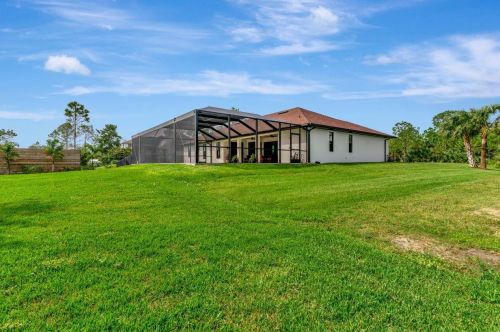 870 8 St, Naples FL 34120-0411 exterior