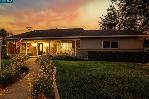 1033 Bermuda Dr, Concord, CA 94518-3916